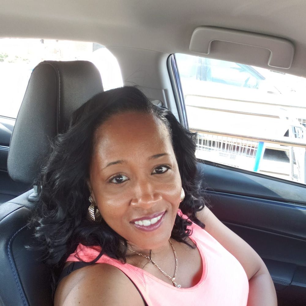 Meet your Posher, Elaine